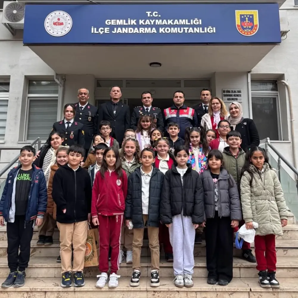 ŞEHİT ÖĞRETMEN ETEM YAŞAR İLKOKULU ÖĞRENCİLERİNDEN ANLAMLI ZİYARET...
